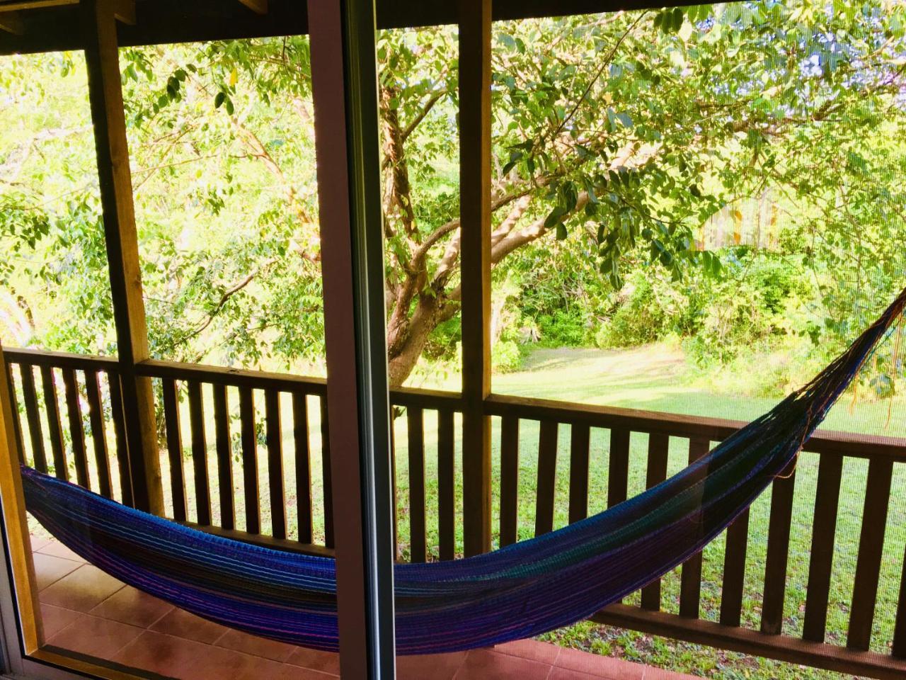 The Log Cab-Inn San Ignacio Esterno foto