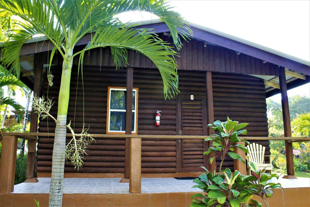 The Log Cab-Inn San Ignacio Esterno foto